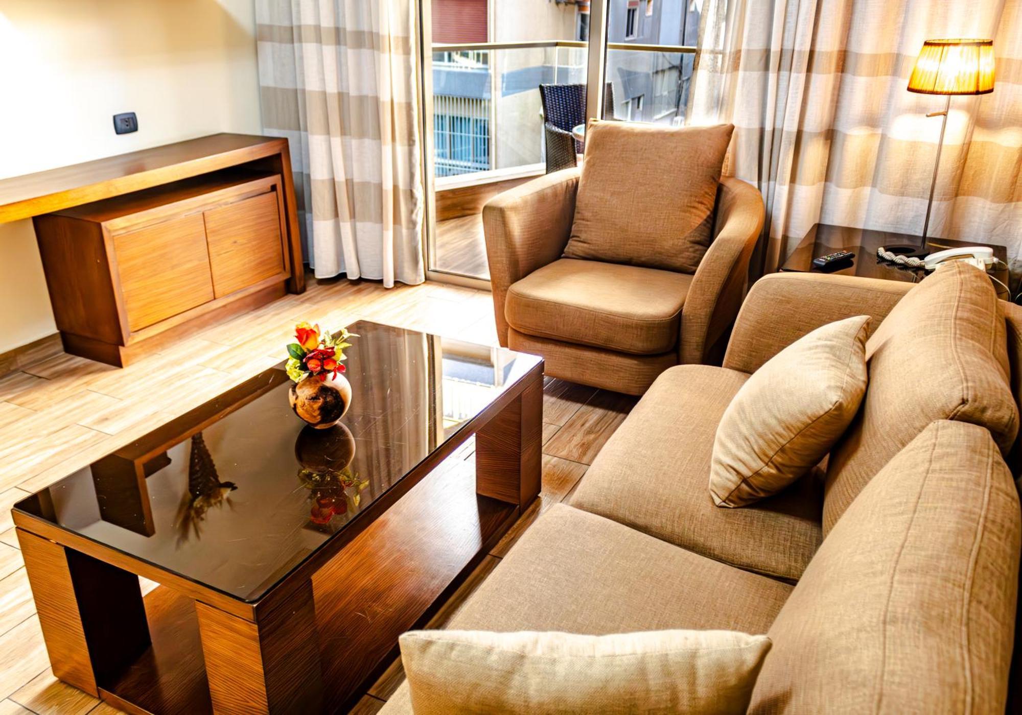 Britannia Suites Beirute Exterior foto
